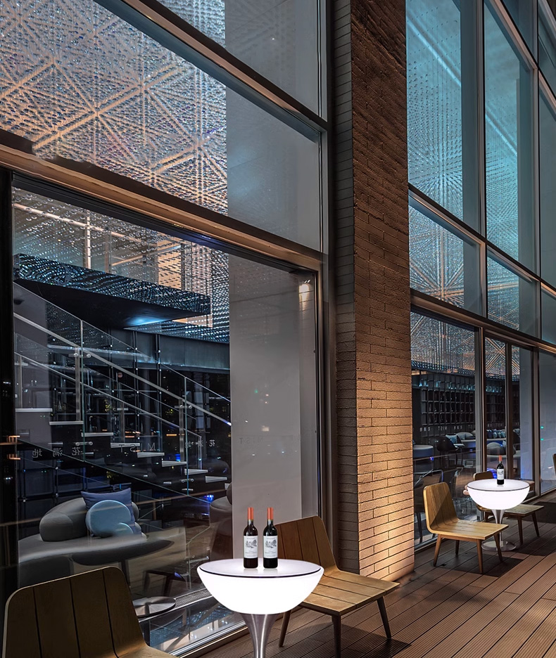 В нашем каталоге появилась инновационная светящаяся мебель!